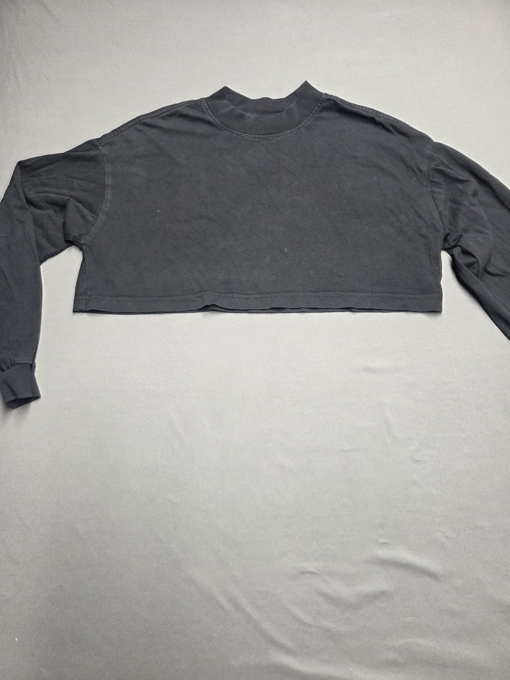 Cropped Long Sleeve Tee - Black